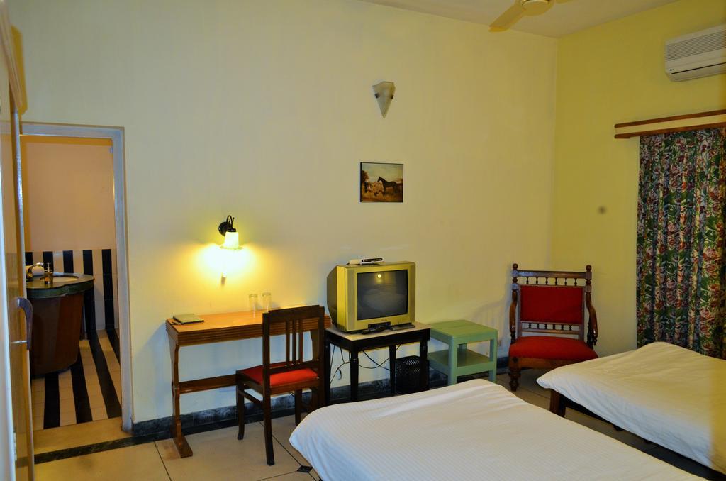 Hotel Inn Season Mahamandir Room photo