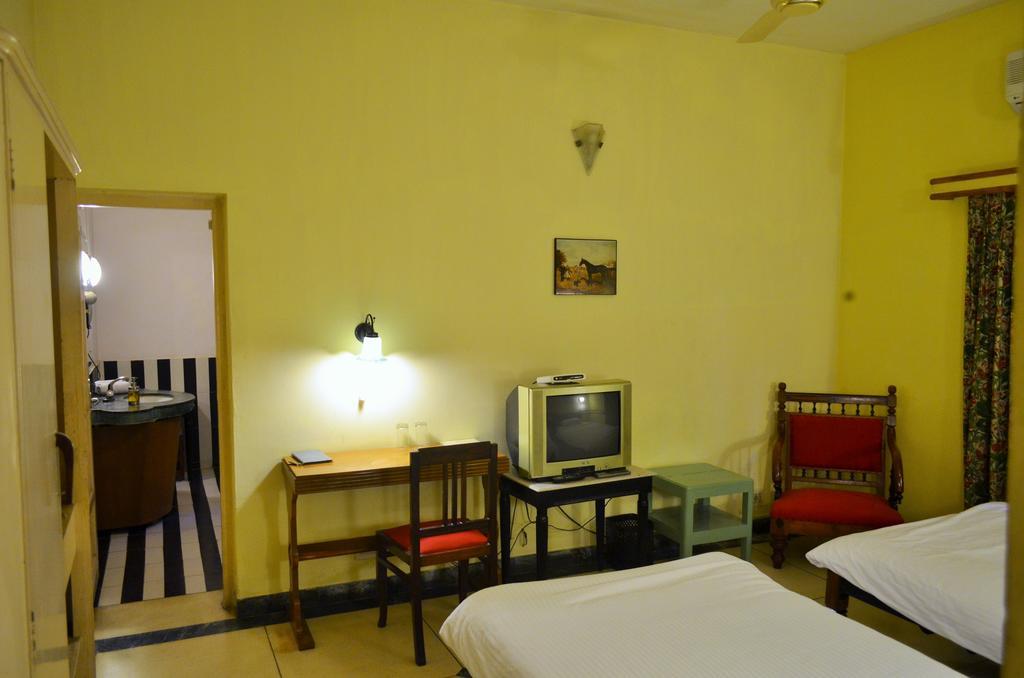Hotel Inn Season Mahamandir Room photo