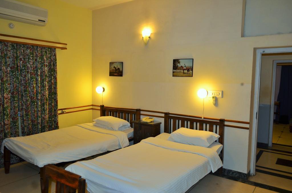 Hotel Inn Season Mahamandir Room photo