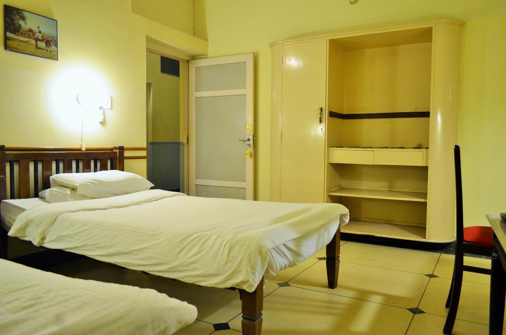 Hotel Inn Season Mahamandir Room photo
