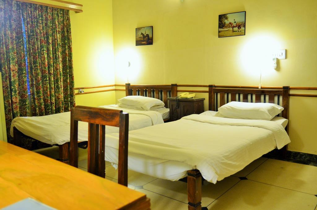 Hotel Inn Season Mahamandir Room photo